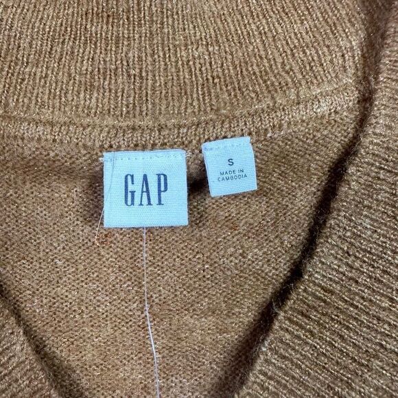 Gap Women’s Small V Neck Knit Sweater Tan Long Sleeve Relaxed Fit Pullover NWT - Picture 3 of 5